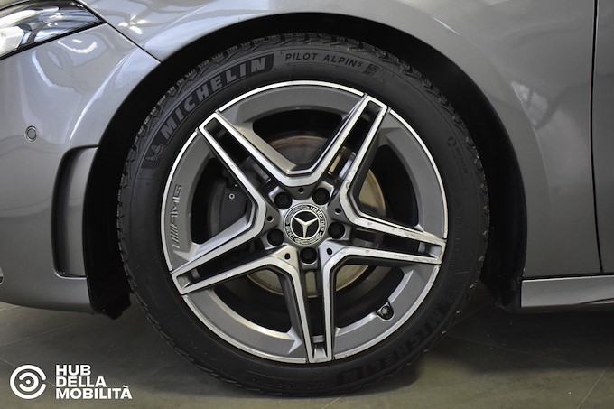 MERCEDES-BENZ A 180 d Automatic Premium